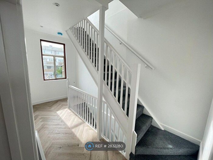 2 Bedroom Flat To Rent In Barking Road, London, E13