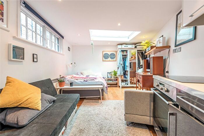 Studio To Rent In Liverpool Road, Barnsbury, Islington, London, N1