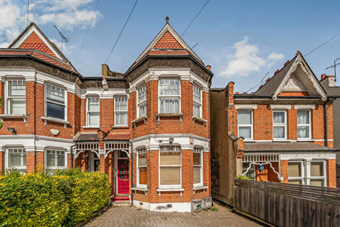 2 Bedroom Flat For Sale In Wilton Road, Muswell Hill, London, N10