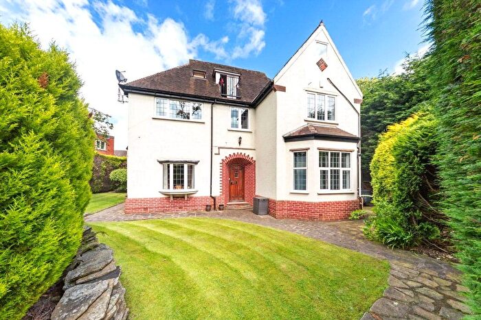 3 Bedroom Flat For Sale In Flat, Otley Road, Leeds, West Yorkshire, LS16