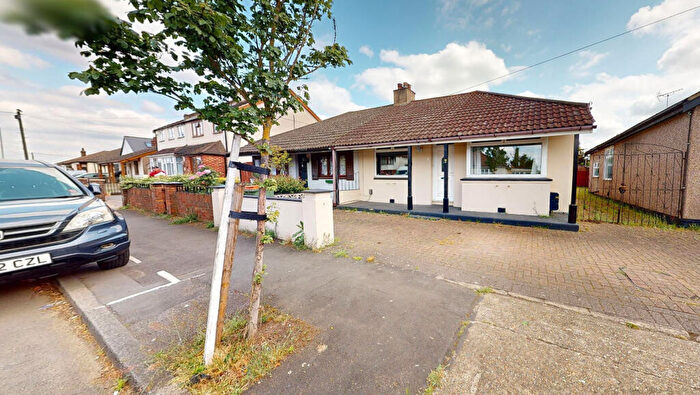 2 Bedroom Semi-Detached House For Sale In Betterton Road, Rainham, Essex, RM13