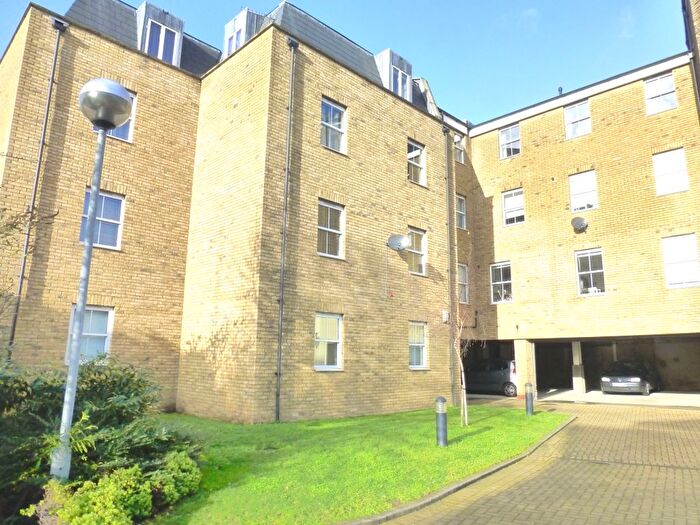 2 Bedroom Flat To Rent In Blackheath Road, London, SE10