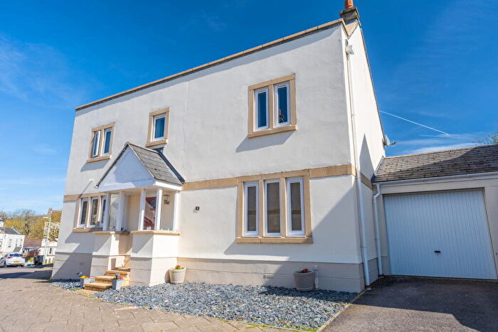 4 Bedroom Detached House For Sale In The Grove, Hallatrow, Bristol, BS39