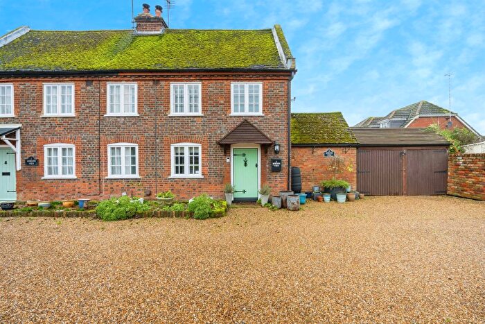 2 Bedroom Semi Detached House For Sale In Watling Street, Hockliffe, Leighton Buzzard, LU7