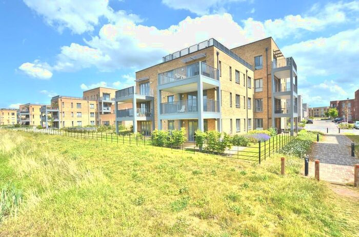 3 Bedroom Apartment To Rent In Renard Way, Trumpington, CB2
