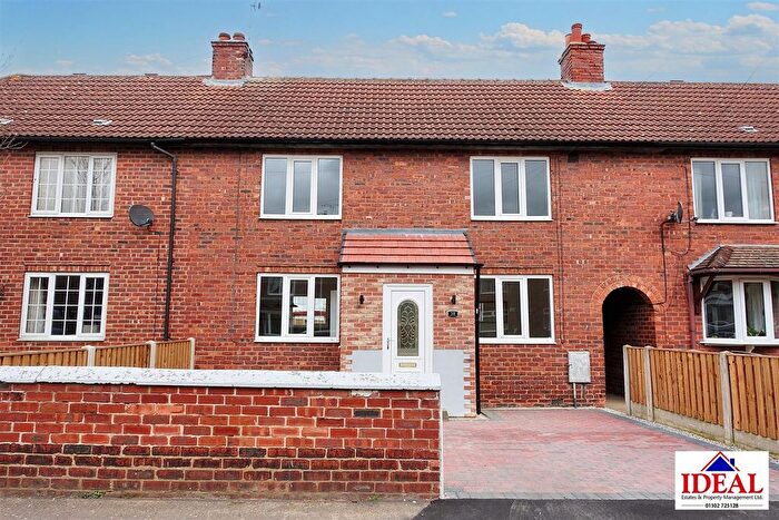 3 Bedroom Terraced House To Rent In Fourth Avenue, Woodlands, DN6