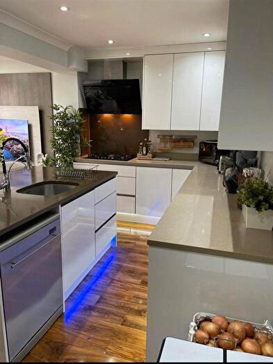 5 Bedroom Property To Rent In Lodge Avenue, Croydon, CR0