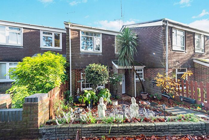 3 Bedroom Terraced House For Sale In Dogwood Dell, Waterlooville, PO7