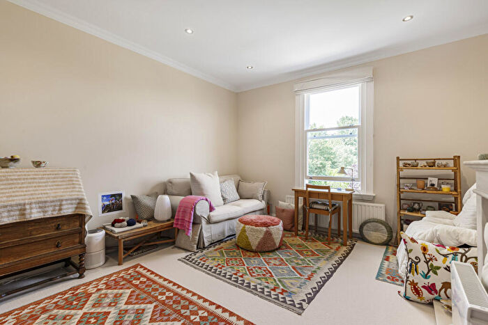 1 Bedroom Flat For Sale In Thurleigh Road, London, SW12