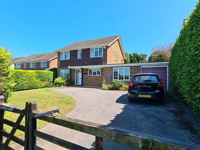 4 Bedroom Detached House For Sale In Woodlands Road, Little Bookham, KT23