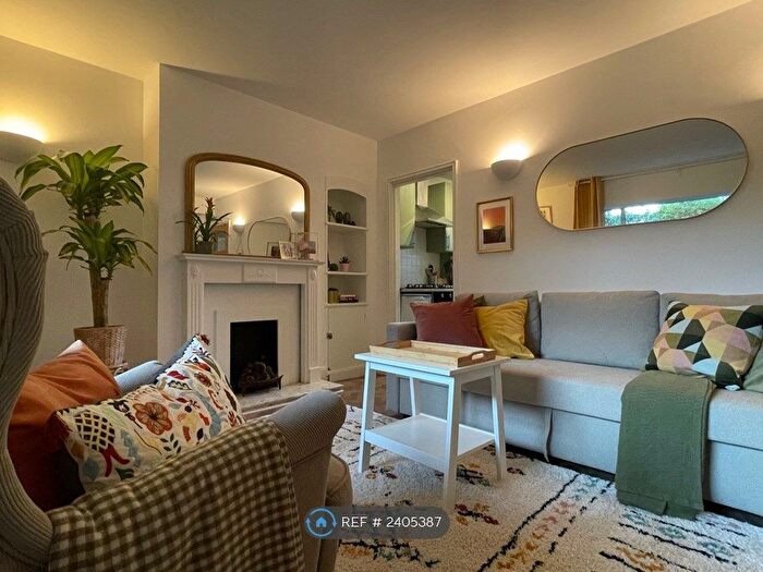 2 Bedroom Flat To Rent In Mansfield Road, Nottingham, NG5