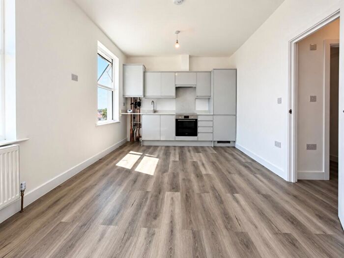 3 Bedroom Apartment To Rent In Fernham Road, Thornton Heath, London, CR7