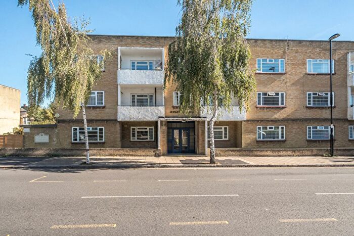 3 Bedroom Flat For Sale In Avignon Road, Brockley, London, SE4