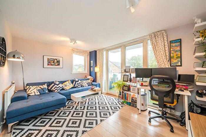 1 Bedroom Flat For Sale In Robsart Street, Stockwell, SW9