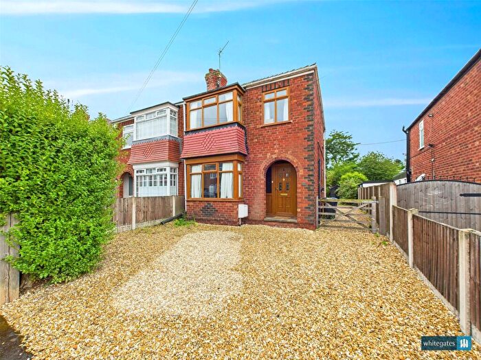 3 Bedroom Semi-Detached House For Sale In Grange Avenue, Bawtry, Doncaster, DN10