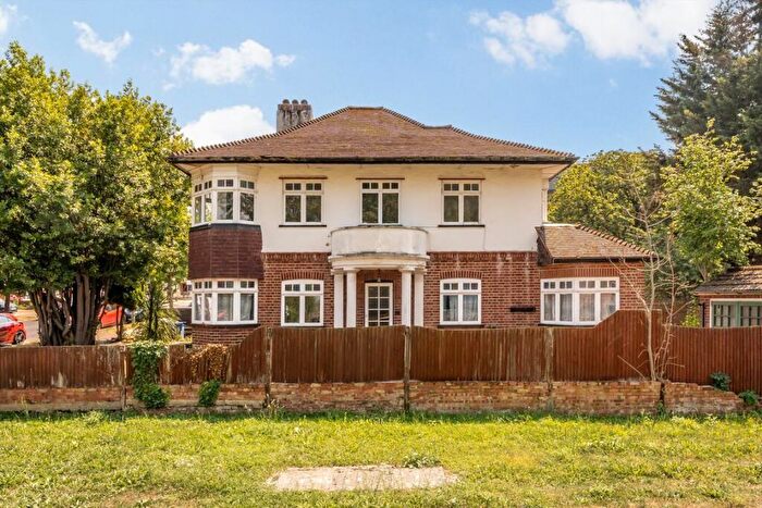 4 Bedroom House To Rent In Shaftesbury Avenue, Harrow, HA2