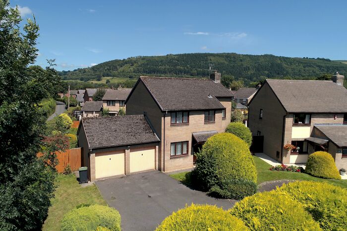 4 Bedroom Detached House For Sale In The Halfpennys, Gilwern, Abergavenny, NP7