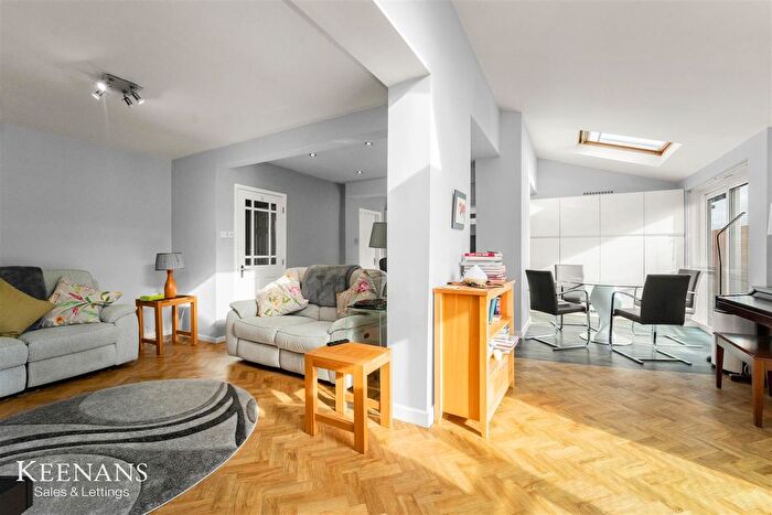 4 Bedroom Semi Detached House For Sale In Crosslands Road, Worsley, Manchester, M28