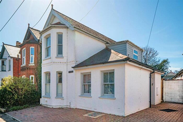 3 Bedroom Semi-Detached House To Rent In Dennett Road, Bembridge, PO35