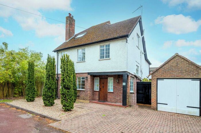 5 Bedroom Detached House To Rent In London Road, Guildford, GU1