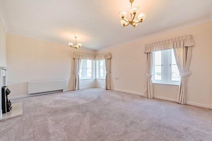 2 Bedroom Retirement Property For Sale In Blundellsands Road West, Liverpool, L23