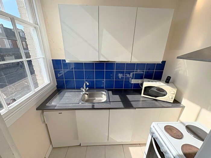 1 Bedroom Flat To Rent In East Reach, Taunton, Somerset, TA1