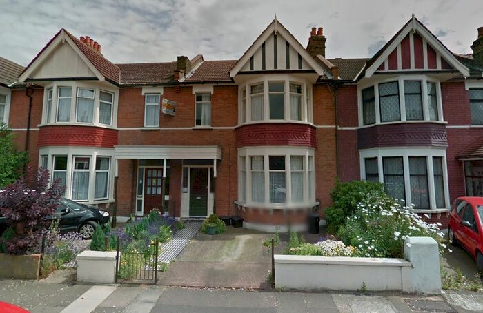 5 Bedroom Terraced House To Rent In Arundel Gardens, Goodmayes, IG3