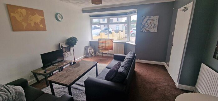 3 Bedroom End Of Terrace House To Rent In West Town Road, Bristol, BS11
