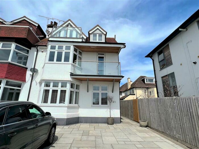 5 Bedroom House To Rent In The Ridgeway, Westcliff-On-Sea, SS0