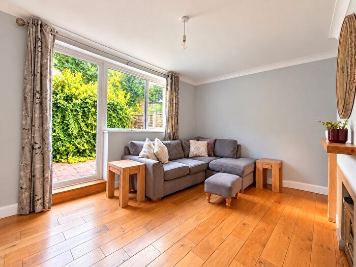 2 Bedroom Flat To Rent In Alfred Street, E3
