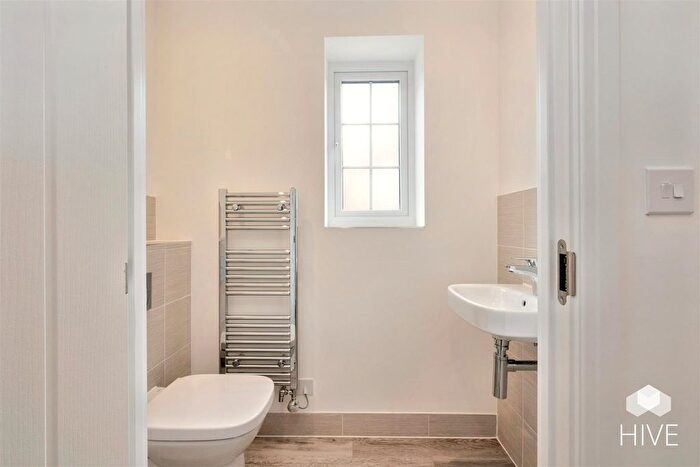 4 Bedroom Detached House For Sale In Station Road, Fordingbridge, SP6
