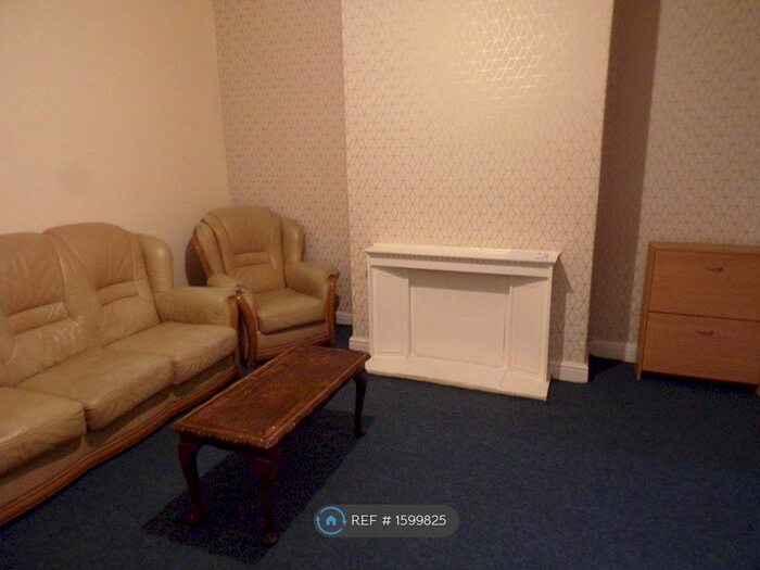 2 Bedroom Terraced House To Rent In Trentham Row, Leeds, LS11