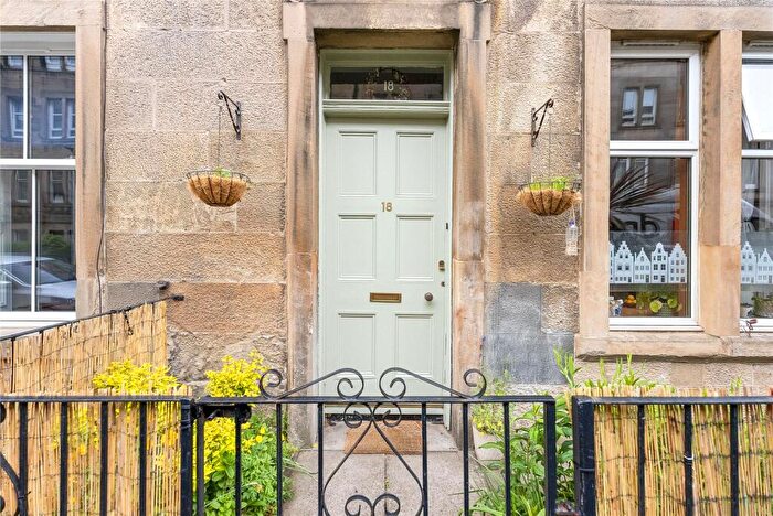 2 Bedroom Apartment For Sale In Roseburn Place, Roseburn, Edinburgh, EH12