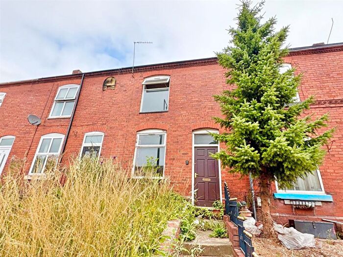 2 Bedroom Property For Sale In Wigan Road, Ashton-In-Makerfield, Wigan, WN4