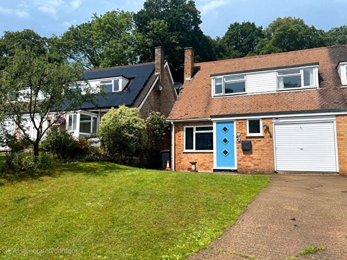 3 Bedroom Semi-Detached House For Sale In Kiln Ride, Upper Basildon, Reading, Berkshire, RG8