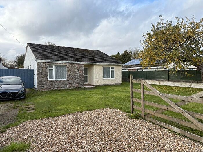 3 Bedroom Detached Bungalow For Sale In New Passage Road, BS35