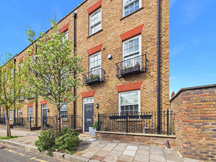 4 Bedroom End Terrace House To Rent In Monkton Street, London, SE11