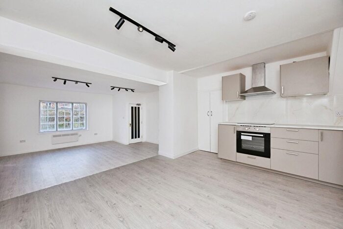 3 Bedroom Maisonette For Sale In The Street, Ashford, TN26