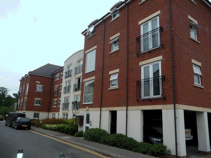 2 Bedroom Flat To Rent In Tobermory Close, Slough, SL3