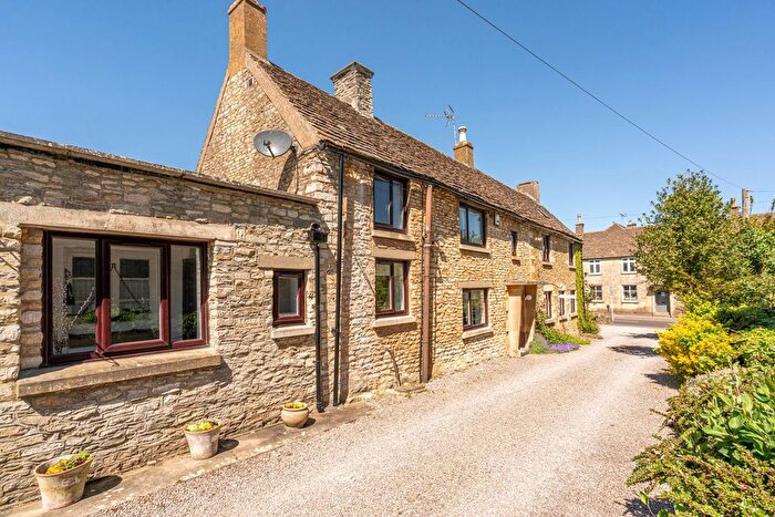 4 Bedroom Link Detached House For Sale In Kings Terrace, Didmarton, GL9