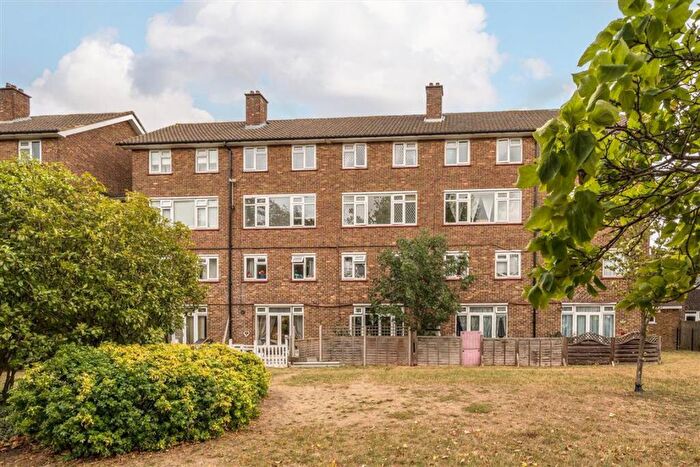 2 Bedroom Maisonette For Sale In Sandstone Road, Grove Park, SE12