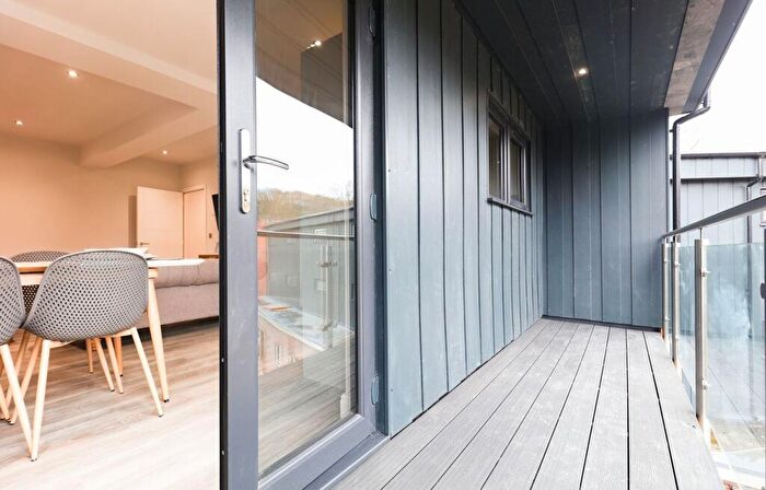 2 Bedroom Apartment To Rent In Newlyn Road, Sheffield, S8