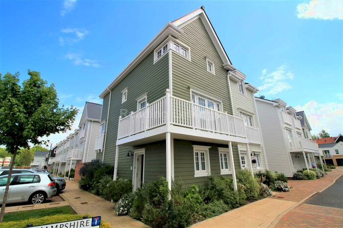 4 Bedroom Semi-Detached House To Rent In Connecticut Street, Green Park Village, RG2