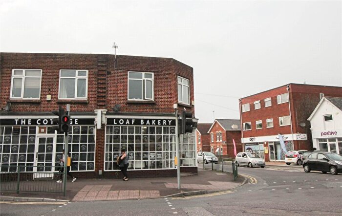 3 Bedroom Apartment To Rent In Wimborne Road, Bournemouth, Dorset, BH9