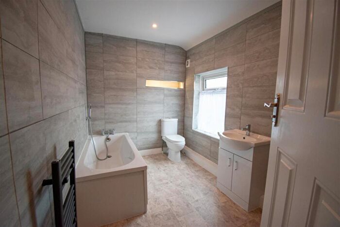 3 Bedroom End Of Terrace House For Sale In Havelock Street, Ripley, DE5