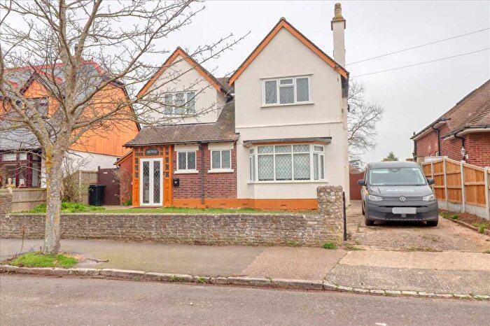 4 Bedroom Detached House For Sale In Southcliff Park, Clacton On Sea, CO15