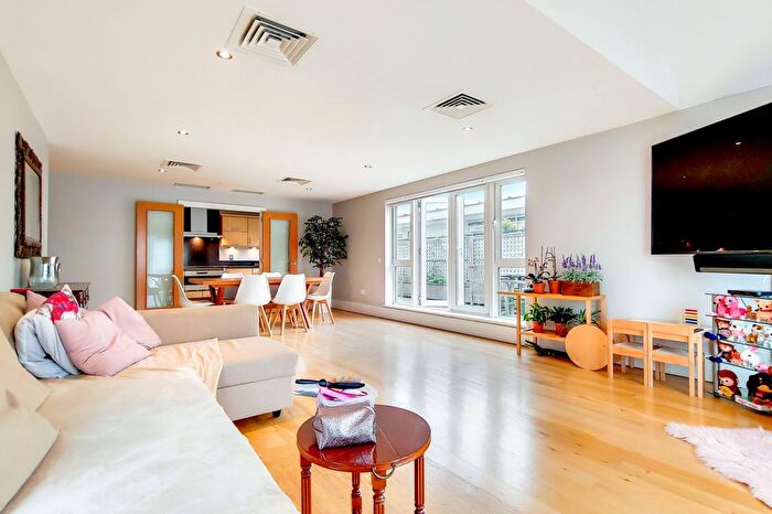 3 Bedroom Flat For Sale In Brewhouse Lane, Putney Wharf, SW15