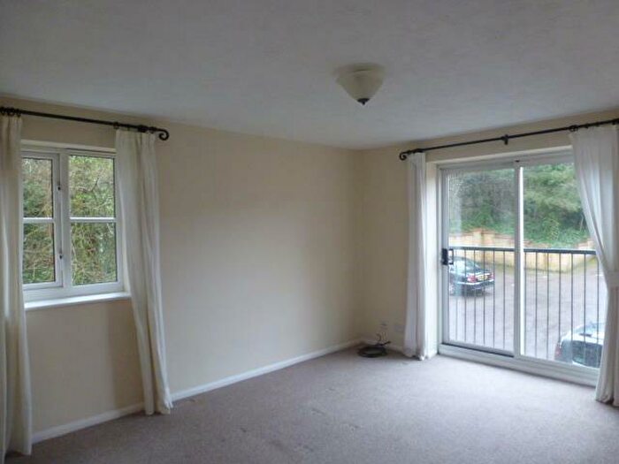 2 Bedroom Apartment To Rent In Dakin Close, Maidenbower, Crawley, RH10