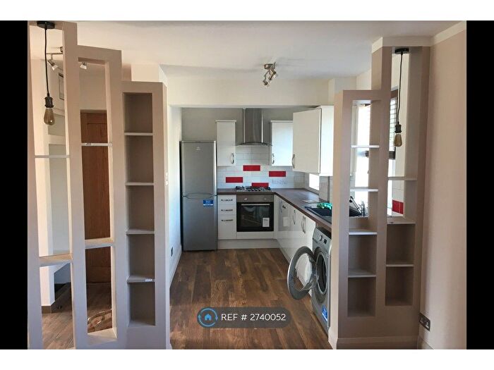 1 Bedroom Flat To Rent In Benjamin Court, London, SE20