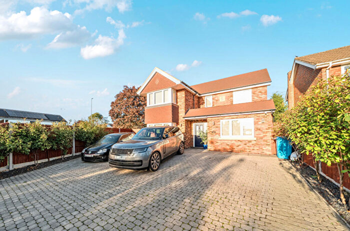 4 Bedroom Detached House For Sale In Manor Lane, Maidenhead, Berkshire, SL6